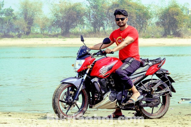 Yamaha FZS Model 2014 red